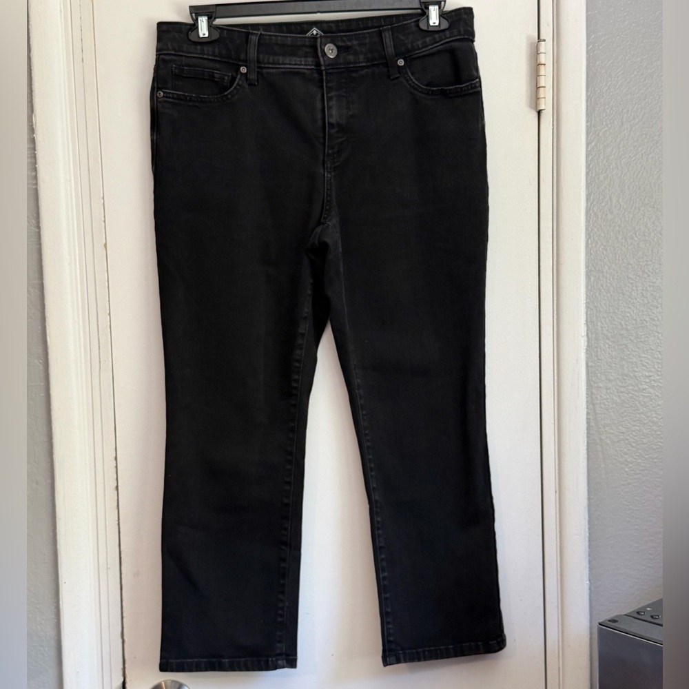 🎀 St. John’s Bay Women’s Straight Leg Jeans - Black - Size 12PS